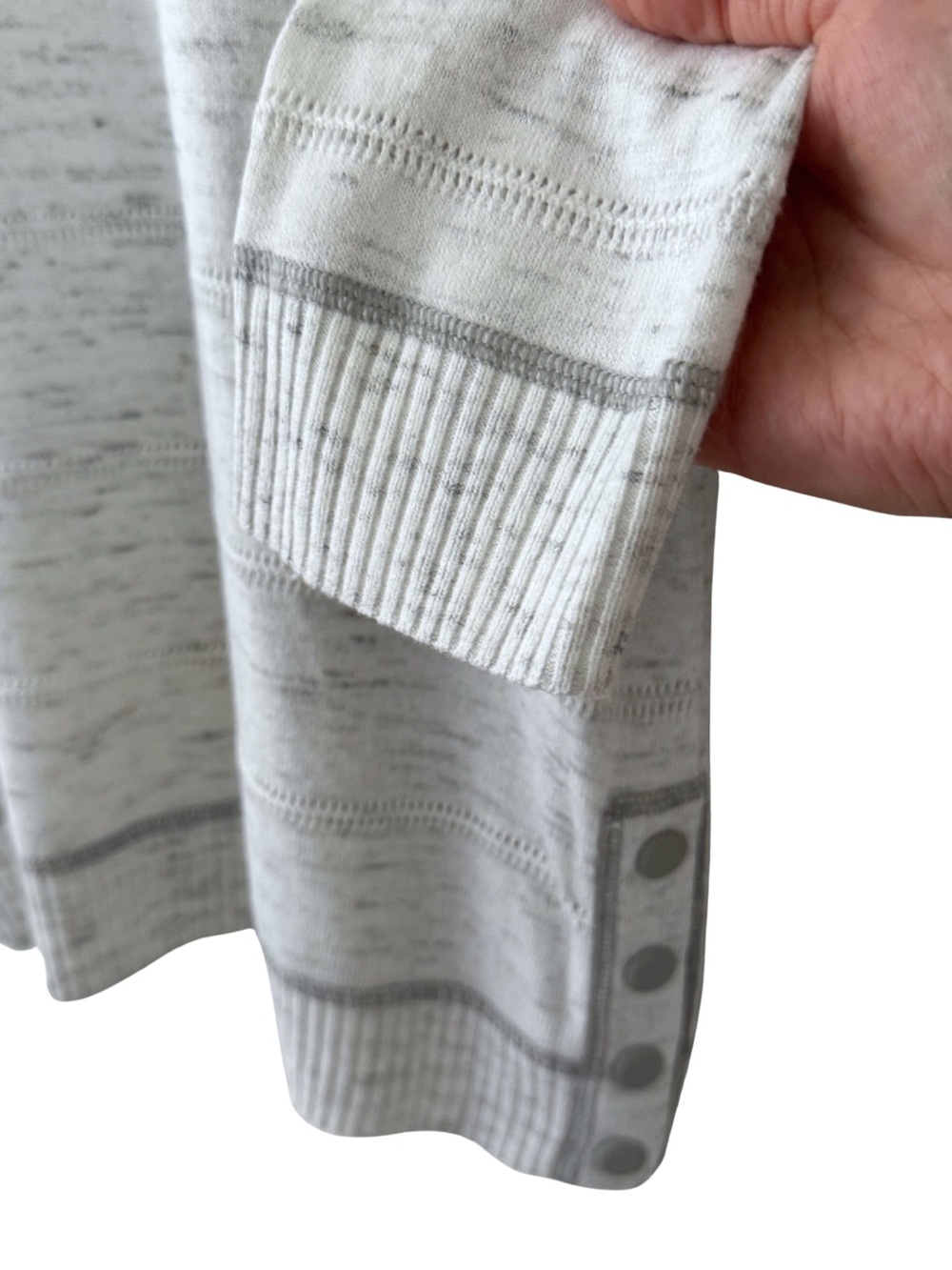 Talbots O Oprah Magazine V Neck Tunic White Gray Striped Sweater Side Snap Hem M - Picture 7 of 8